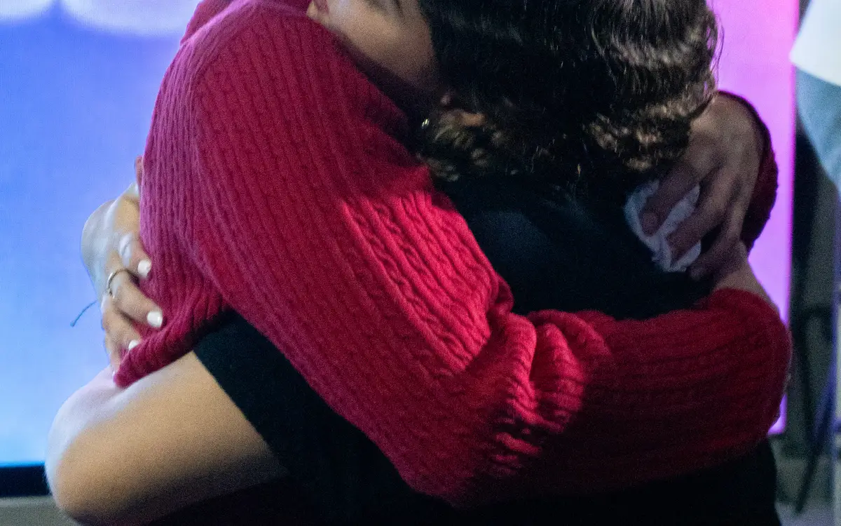 Un abrazo de comunidad